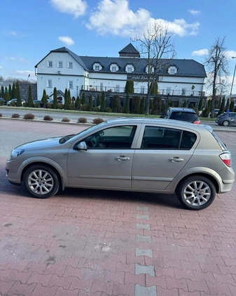 Opel Astra cena 13900 przebieg: 148730, rok produkcji 2006 z Tarnobrzeg małe 56